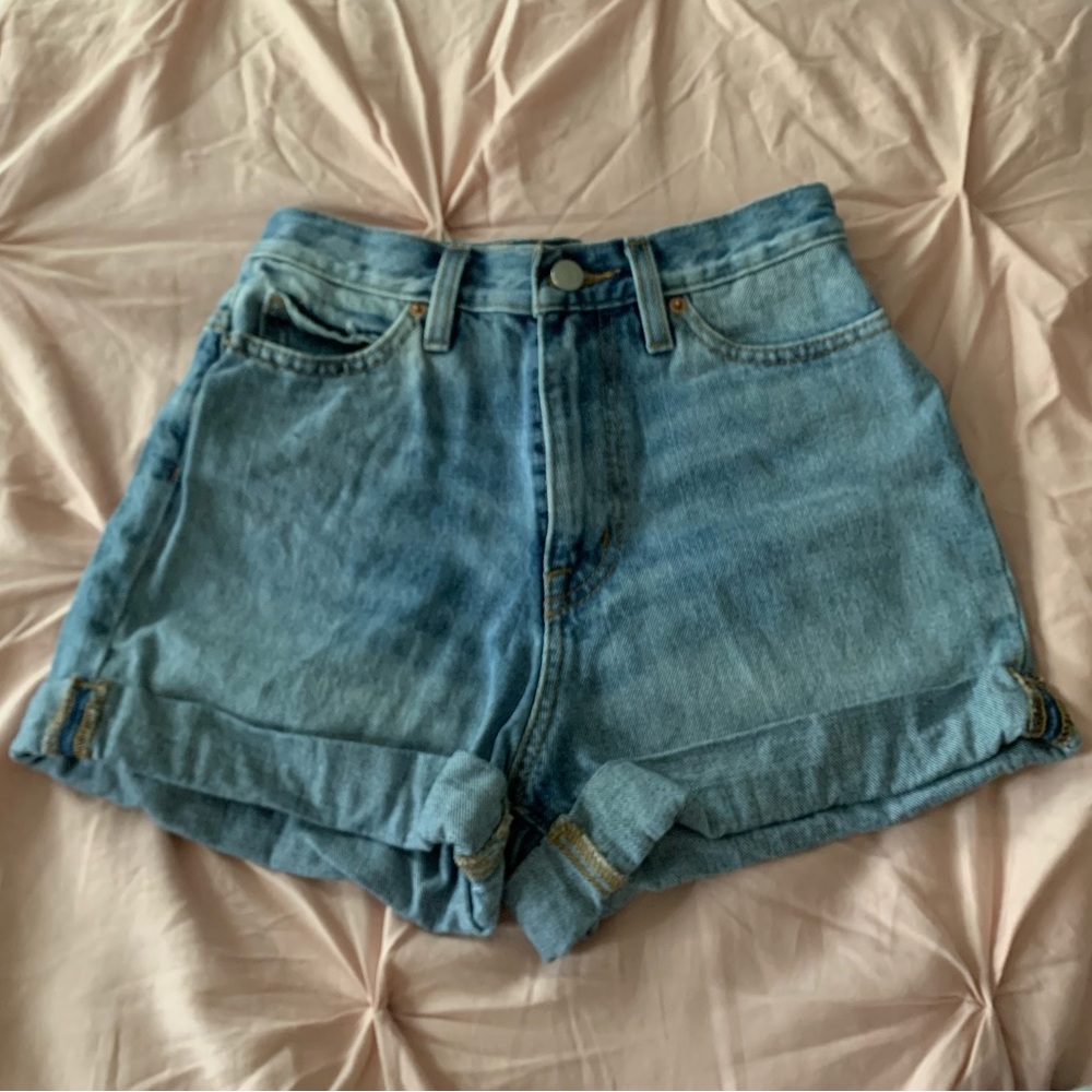 UO BDG Cuffed Shorts
